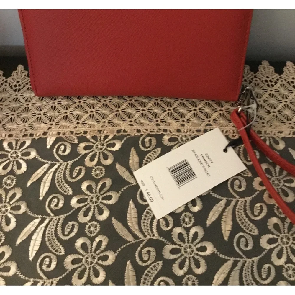 Steve Madden wristlet - Picture 1 of 7